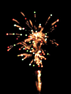 绚丽烟花绽放夜空