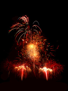 绚丽烟花点亮夜空