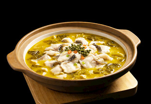 美味砂锅酸菜鱼