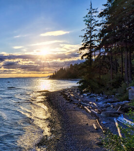 海边日落美景静谧海岸线