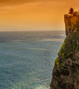 悬崖边的绝美日落海景