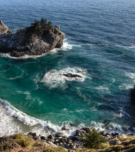 海岸边的壮美海景