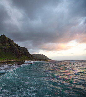 海边黄昏时分的壮丽景色