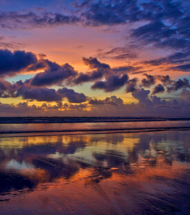 海边绚丽晚霞倒影美景
