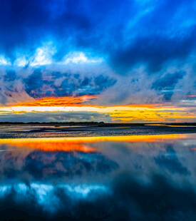 绚丽湖景晚霞倒影