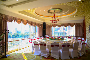 豪华大气的宴会餐厅场景