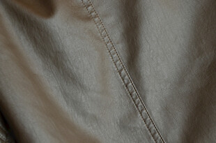 棕色皮革布料缝线细节特写