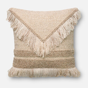 流苏装饰米色抱枕