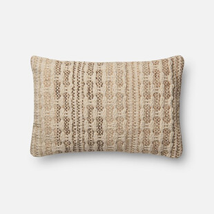 条纹图案米色抱枕