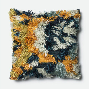 多彩毛绒抱枕