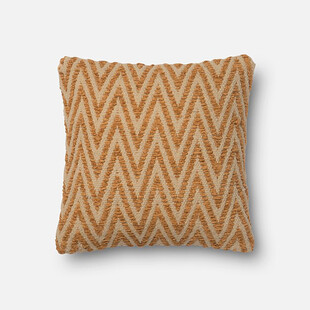 橙色锯齿纹抱枕