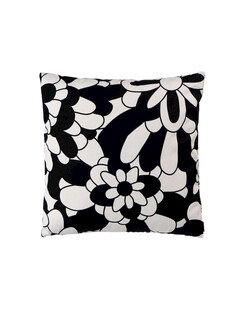 黑白花卉图案抱枕