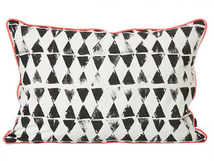 黑白几何图案装饰抱枕