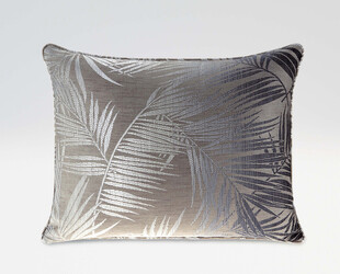 银色叶纹装饰抱枕