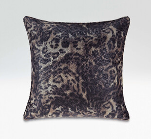 豹纹图案抱枕