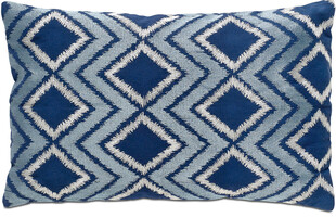 蓝白菱形图案抱枕
