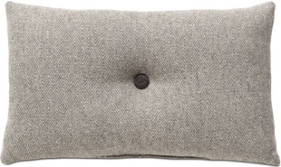 灰色布质纽扣装饰抱枕