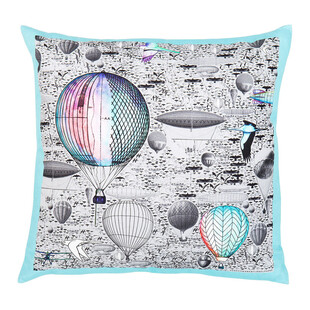 热气球图案抱枕