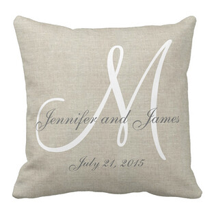 个性化字母装饰抱枕