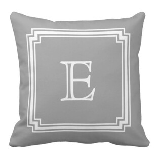 灰色字母E装饰抱枕