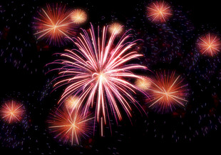 夜空中绚烂的烟花绽放