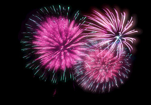 绚丽烟花绽放夜空