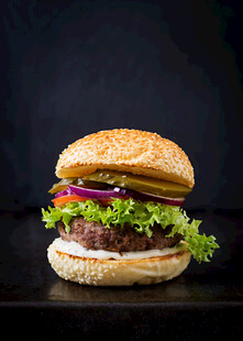 美味双层牛肉汉堡