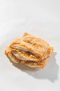 酥脆夹心饼干堆叠展示