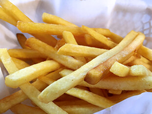 金黄酥脆美味炸薯条