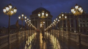 夜幕下的璀璨桥景