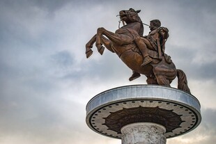 骑马雕像