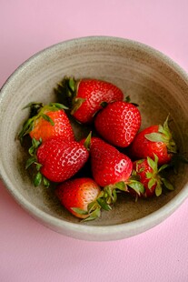 碗中鲜草莓