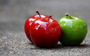 红青双苹果质感鲜明