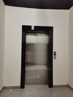 现代简约风格的室内电梯