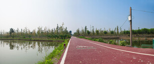 湖边红色步道风景