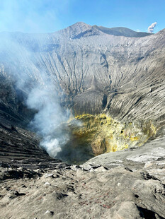 火山口硫磺景观