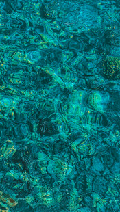 蓝绿色水底纹理画面