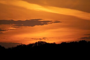 夕阳下的绚烂天空