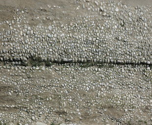 路面碎石与裂缝细节