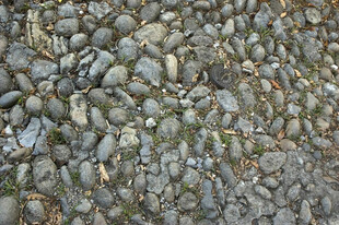 铺满鹅卵石的地面纹理