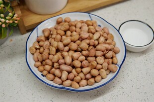 一碗美味花生米