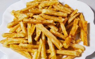 金黄酥脆美味炸薯条