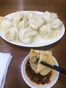 美味饺子配蘸料