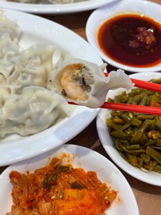 多样中式美食拼盘