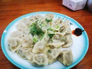 美味饺子摆盘精致