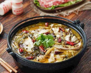 美味酸菜鱼鲜香诱人