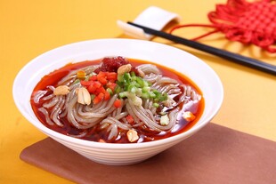 红油酸辣粉舌尖上的美味