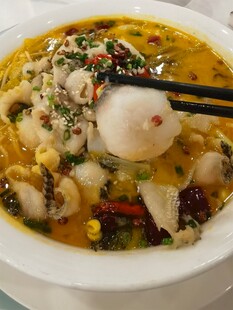 鲜香酸辣海鲜杂烩汤