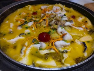 美味多彩的特色炖菜