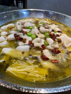 金汤酸菜鱼美食图